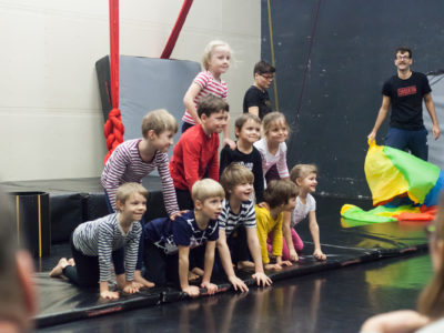 CIRQUEON DEFILÉ 6. 2. 2019