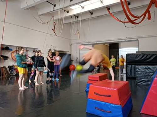 Parkour a pozemní akrobacie 11–17 let